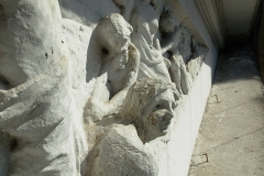 Restauración de conjunto escultórico del capitel.