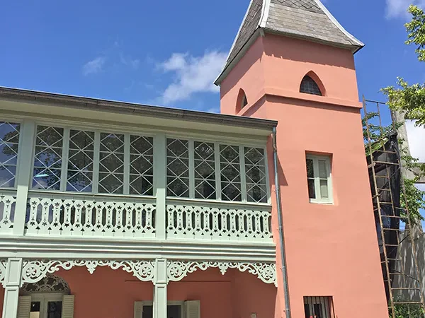 Edificio histórico en Almirante Brown