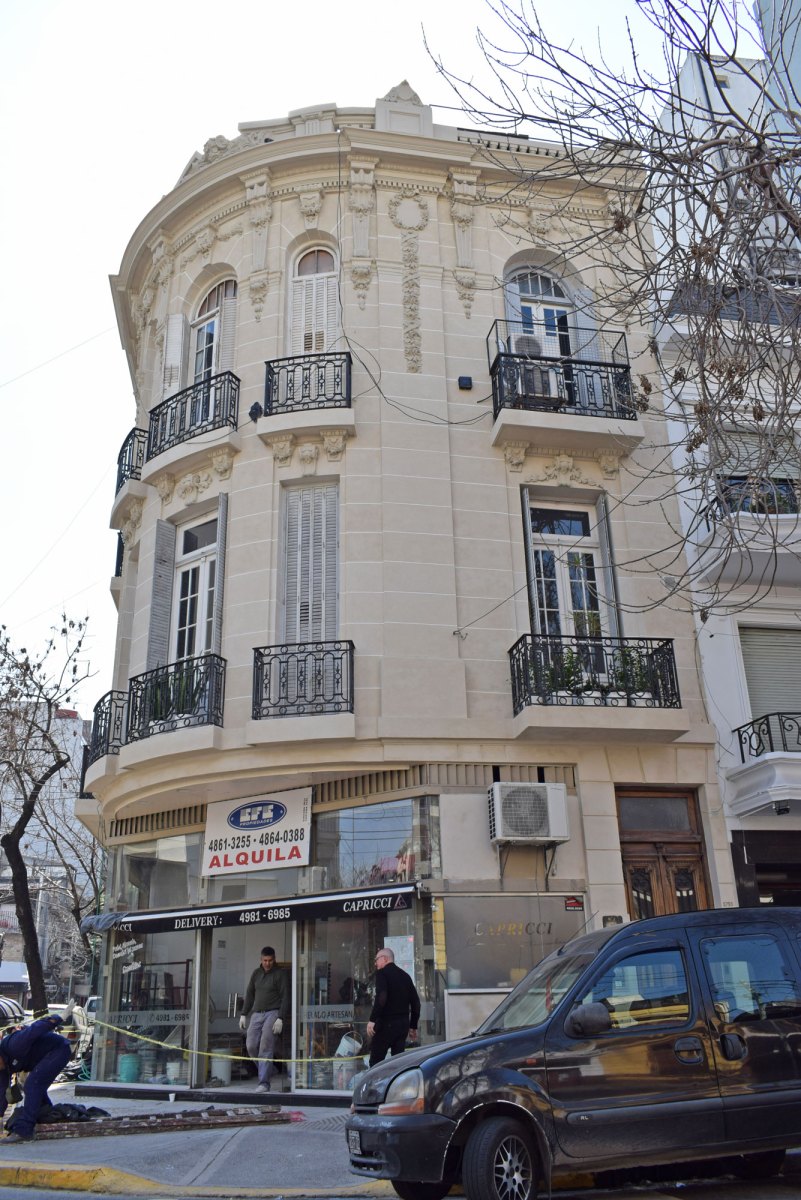 Ingreso calle Potosí.